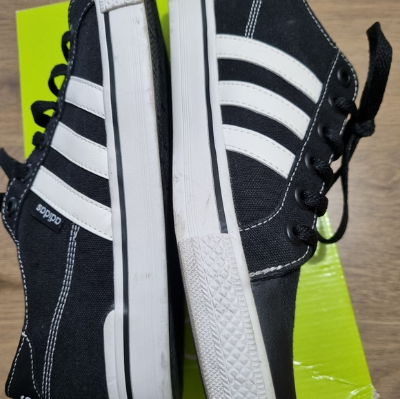 Adidas black and white men's sneakers Size 9.5 U.S. - Picture 9 of 15